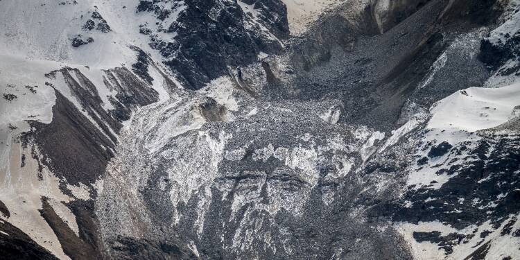 Un village sous des millions de tonnes de gravats, on vous explique comment le glacier du Birch s'est effondré en Suisse