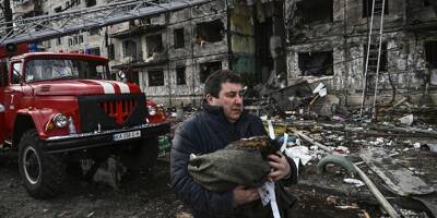 Ukraine: Zelensky enjoint Moscou à mener des pourparlers sérieux, les combats s'étendent
