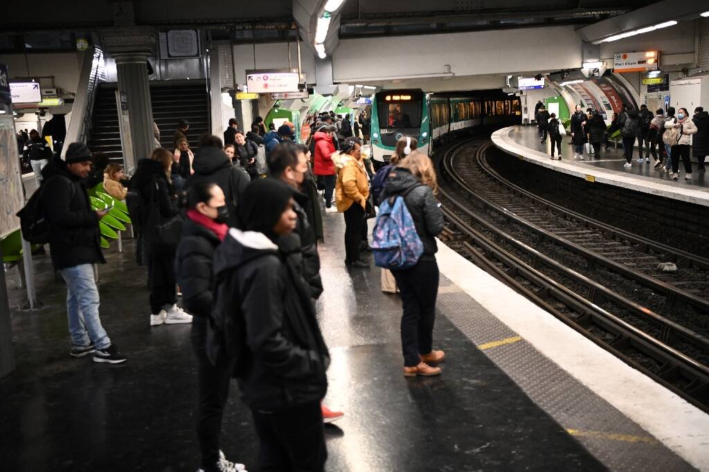 Les métros ne s'arrêteront plus en cas de malaise d'un voyageur, les conducteurs pas unanimes sur le sujet