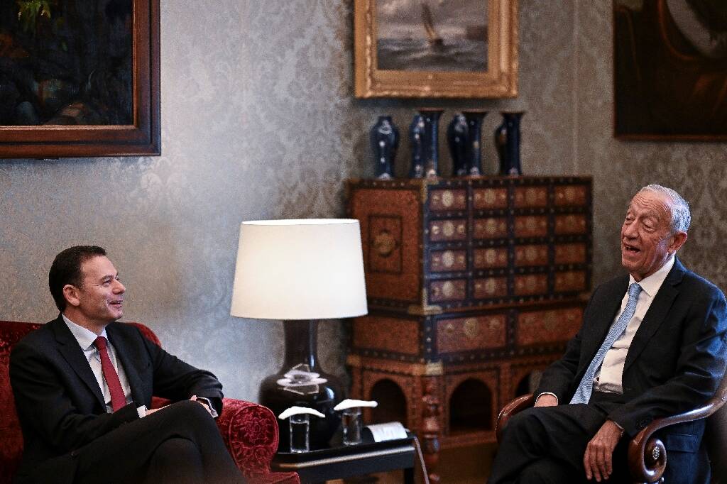 Portugal: après la chute du gouvernement, le président reçoit les partis, avec des élections à l'horizon