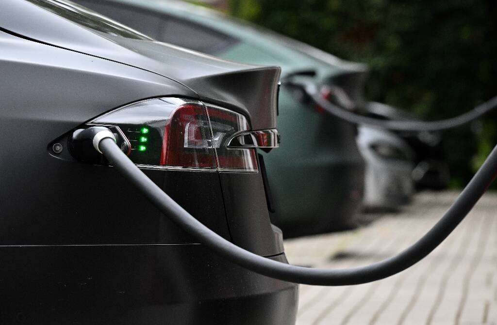 Véhicules électriques: le bonus écologique baisse de 1.000 euros pour les ménages les plus aisés