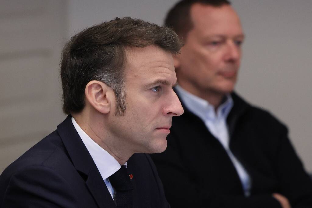 Emmanuel Macron veut que "la pression soit claire" sur Moscou