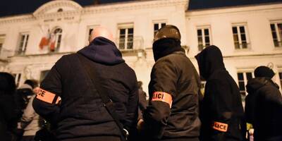 Policiers brûlés à Viry-Châtillon: les 13 jeunes accusés de retour aux assises