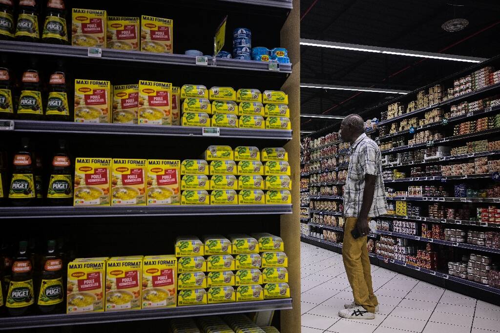 Elles "décident ce qu'elles mettent en rayon": la grande distribution dans le viseur des associations sur l'alimentation durable