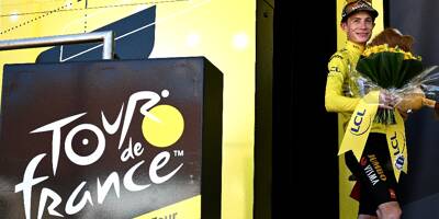 Tour de France: jour de couronnement pour Vingegaard, attendu en jaune sur les Champs-Élysées