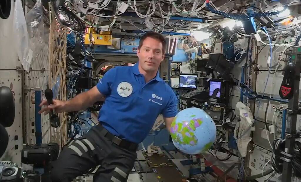 "C'est un peu ma deuxième maison": Thomas Pesquet s'exprime depuis la Station spatiale internationale