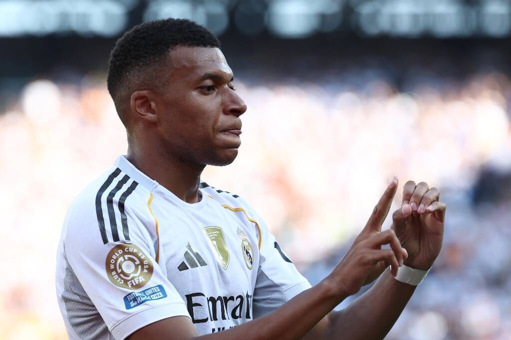 4 questions autour du don de 180.300 euros de Mbappé à cinq policiers