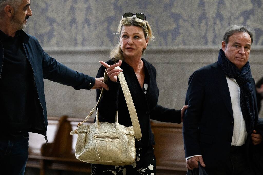 Elle reste hospitalisée, on vous donne des nouvelles de la chanteuse Jeane Manson après son attaque cardiaque