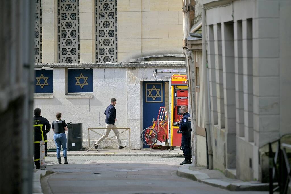 Ce que l'on sait sur l'homme abattu par la police après avoir tenté de mettre le feu à la synagogue de Rouen