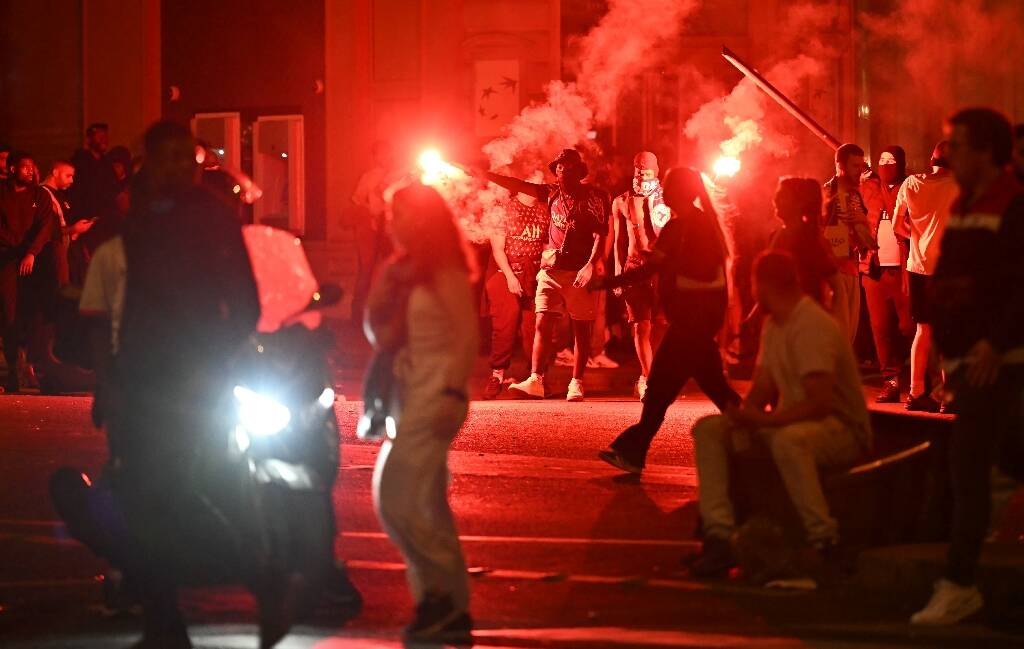 Sacre du PSG en Ligue des Champions: la fête endeuillée par deux morts avant la parade des joueurs sur les Champs-Elysées ce dimanche