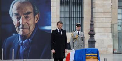 Emmanuel Macron rend hommage à Badinter, dont le nom 