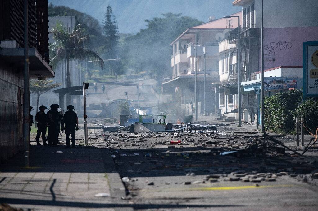 Nouvelle-Calédonie: deux indépendantistes écroués à Nouméa sur fond de reprise des violences