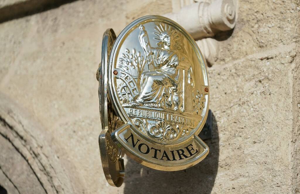 "Vous voyez l'histoire d'Alain Delon?", c'est ce que vit Sylvie: ces Français confrontés à des successions difficiles