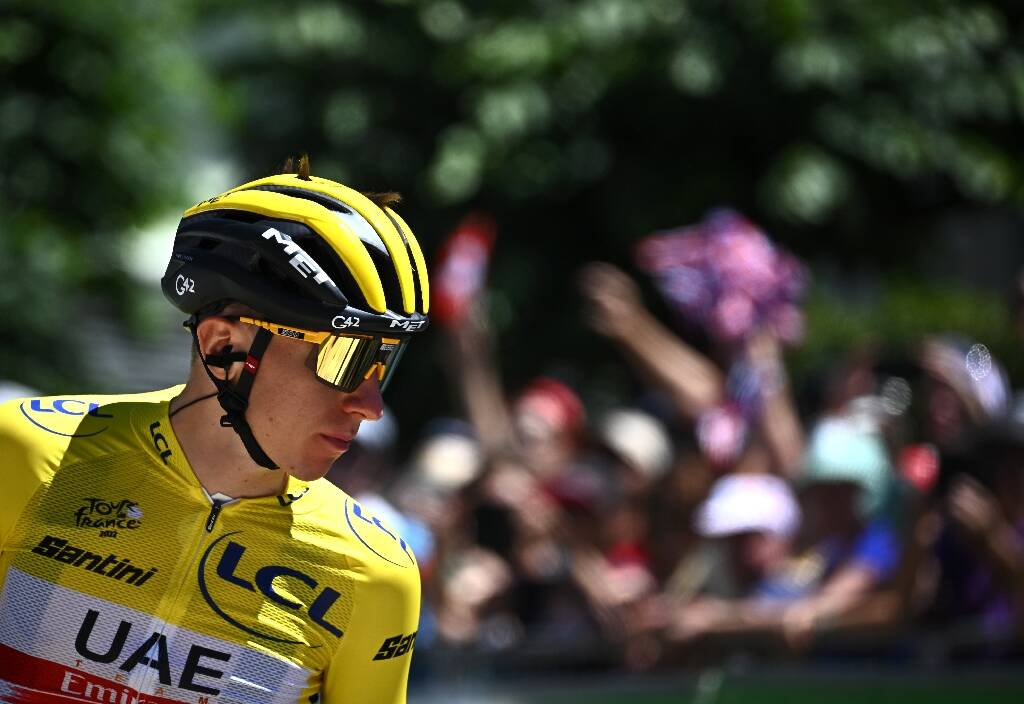 Tour de France: l'étau du Covid-19 se resserre autour de Pogacar