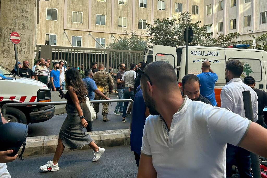 Au Liban, chaos devant les hôpitaux et dons de sang après les explosions de bipeurs