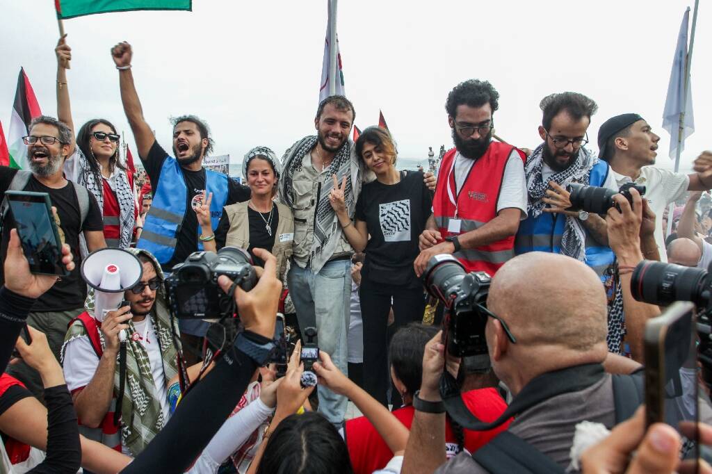 La flottille vers Gaza affirme avoir été "frappée" par un drone au large de Tunis, la Tunisie dément