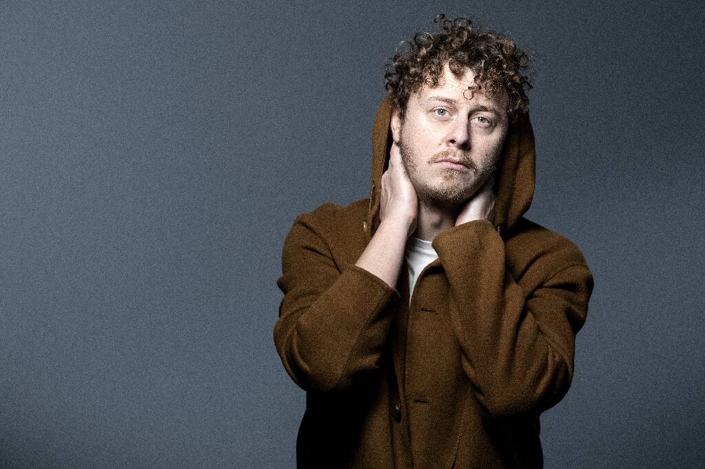 Garde à vue prolongée pour le youtubeur Norman, accusé de viol et corruption de mineur