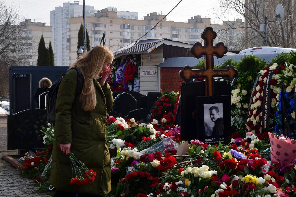 Un an après la mort de Navalny, principal opposant au Kremlin, des hommages risqués prévus en Russie