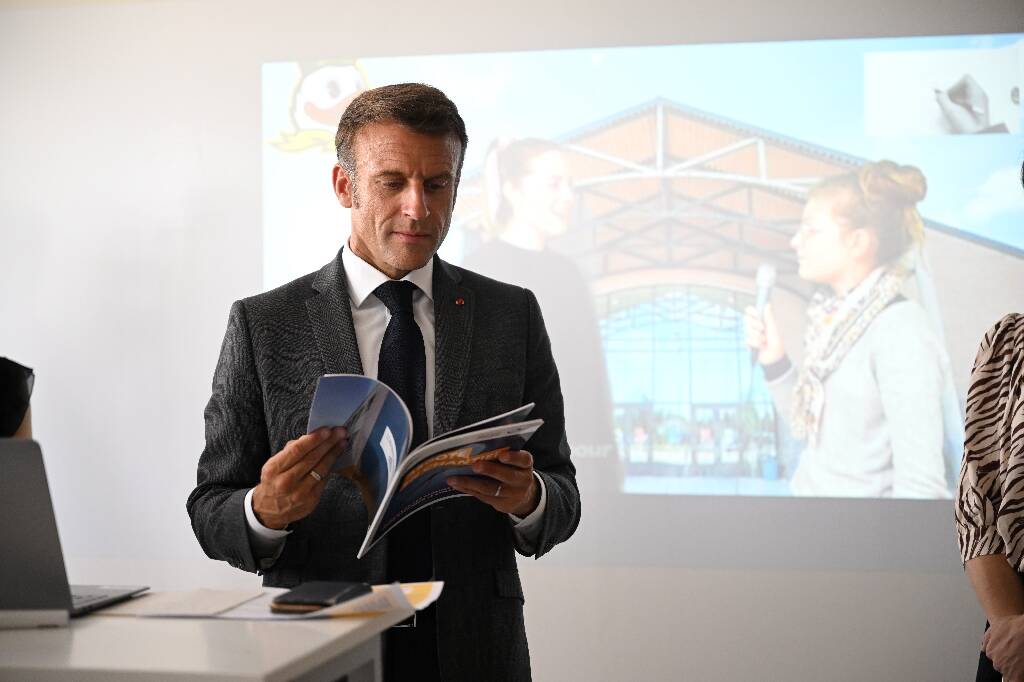 Macron va lancer une convention citoyenne sur les temps de vacances et les horaires scolaires