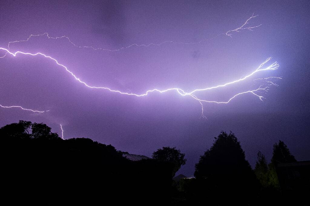 Orages et pluie-inondation: un mort, 13 départements du sud-est en vigilance orange dimanche soir