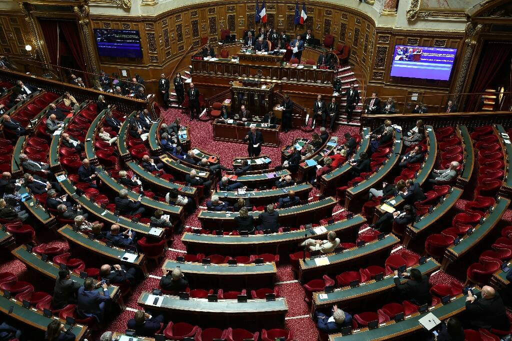 Le budget au Sénat, dernières heures apaisées avant un retour à l'Assemblée où la menace de censure pèsera sur le gouvernement Barnier