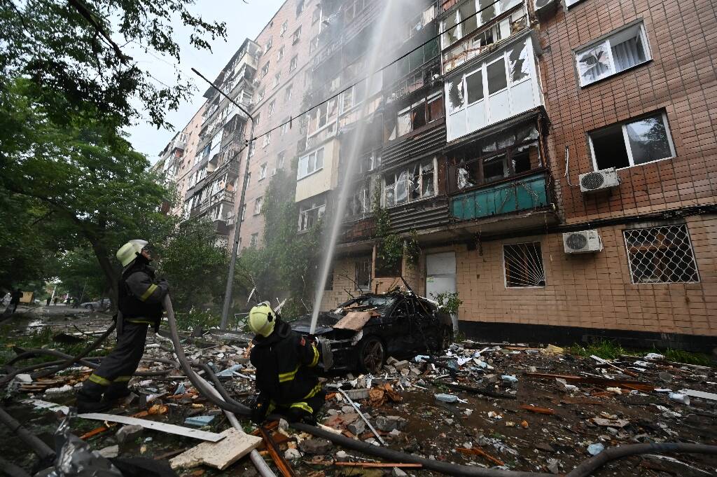 Ukraine: deux morts et 54 blessés dans de nouvelles frappes russes sur Kharkiv