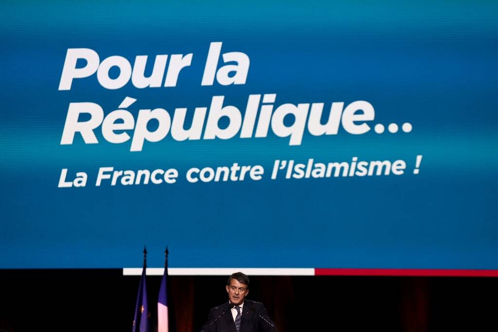 Un rassemblement inédit "contre l'islamisme" en présence de ministres a eu lieu mercredi soir à Paris
