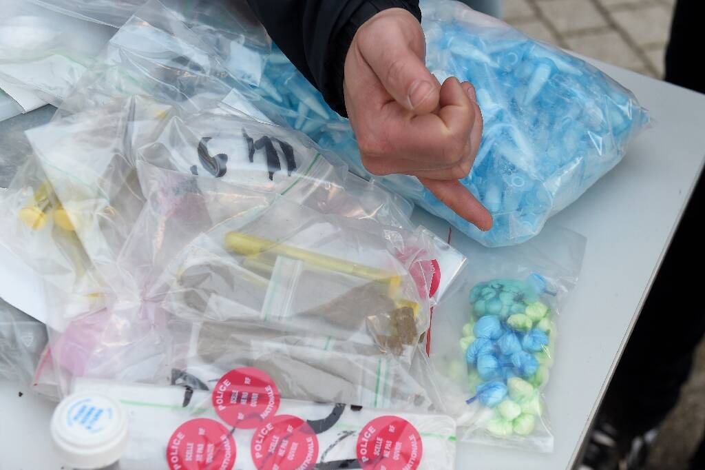 "Cette livraison a permis l'entrée sur le territoire de près de 400 kilos de cocaïne": deux chefs de l'office anti-stupéfiants de Marseille placés en garde à vue