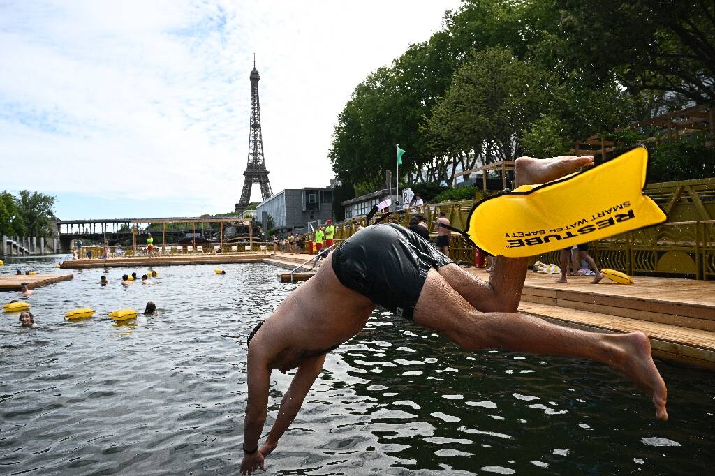 "30 ans que j'attends ça!": à Paris, premières baignades dans la Seine sous étroite surveillance