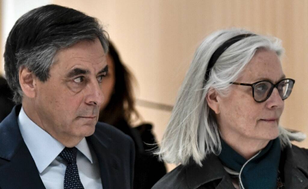 Emplois fictifs: l'ex-Premier ministre François Fillon condamné en appel à un an de prison ferme