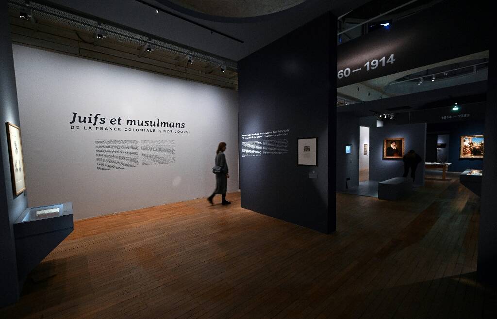 A Paris, une exposition sur les rapports complexes entre "juifs et musulmans, de la France coloniale à nos jours"