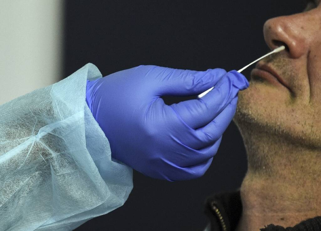 Le nombre de cas de Covid-19 a doublé en deux semaines en France