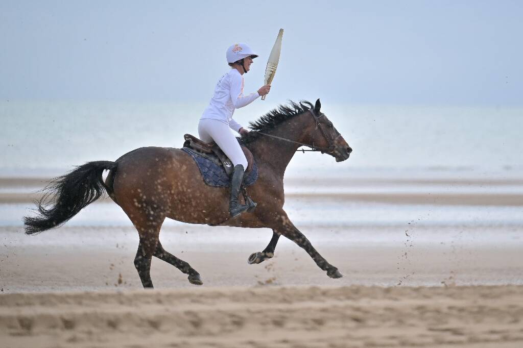 Flamme olympique et nouveau mémorial, Omaha Beach lance les festivités du 80e anniversaire du D-day