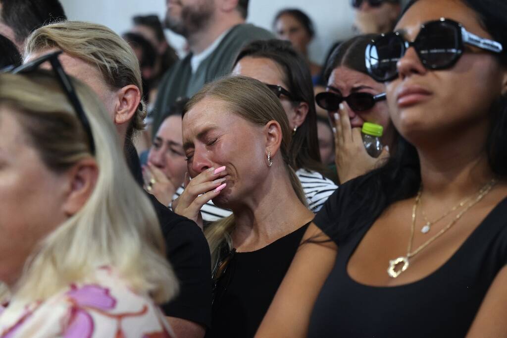 En Israël, funérailles et prières pour que les otages retrouvés morts soient "les derniers"