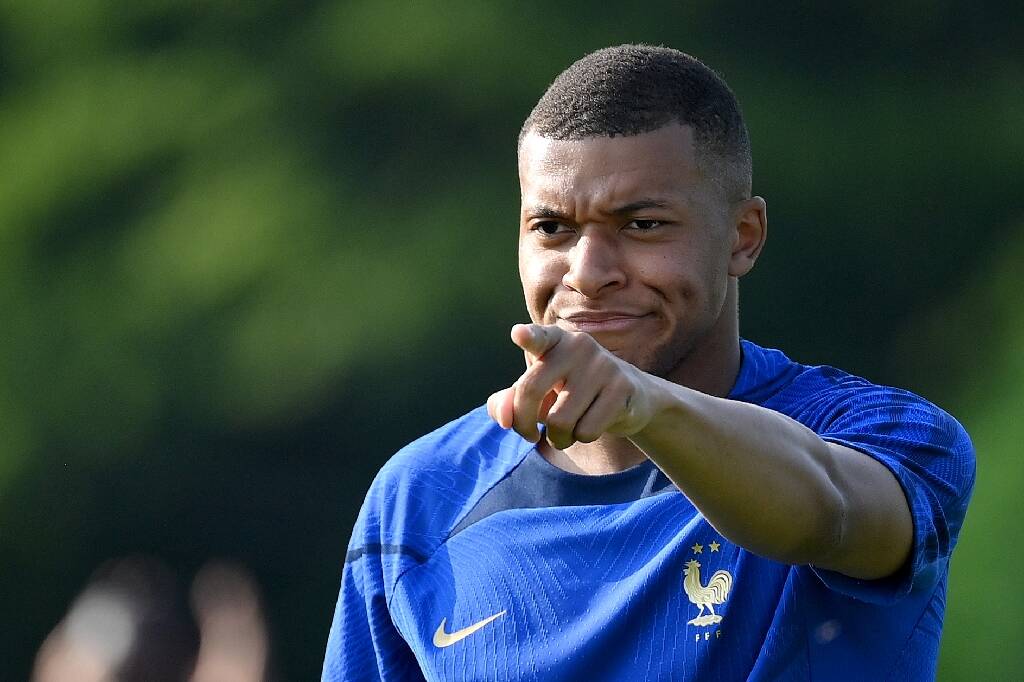 Kylian Mbappé envisage un départ du PSG en 2024, le club au pied du mur