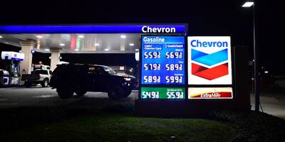 L'essence grimpe au-dessus de 5 dollars le gallon aux Etats-Unis, un record