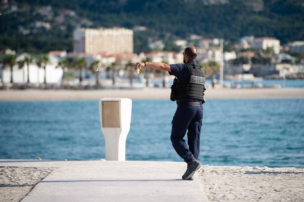 A Marseille, des CRS surveillent la calanque de Sormiou pour éviter les incivilités