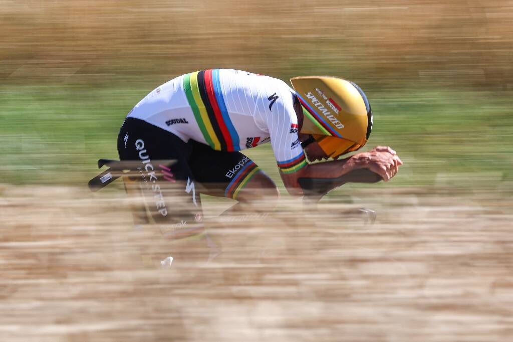 Tour de France: Evenepoel remporte le contre-la-montre à Caen, Pogacar en jaune