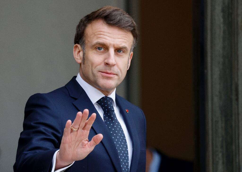 Guerre en Ukraine: Emmanuel Macron réunit les chefs de partis face à la "menace existentielle" russe