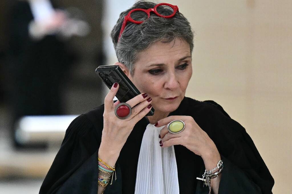 "Je suis seule face au monde": qui est Béatrice Zavarro, l'avocate de Dominique Pelicot au procès des viols de Gisèle Pelicot?