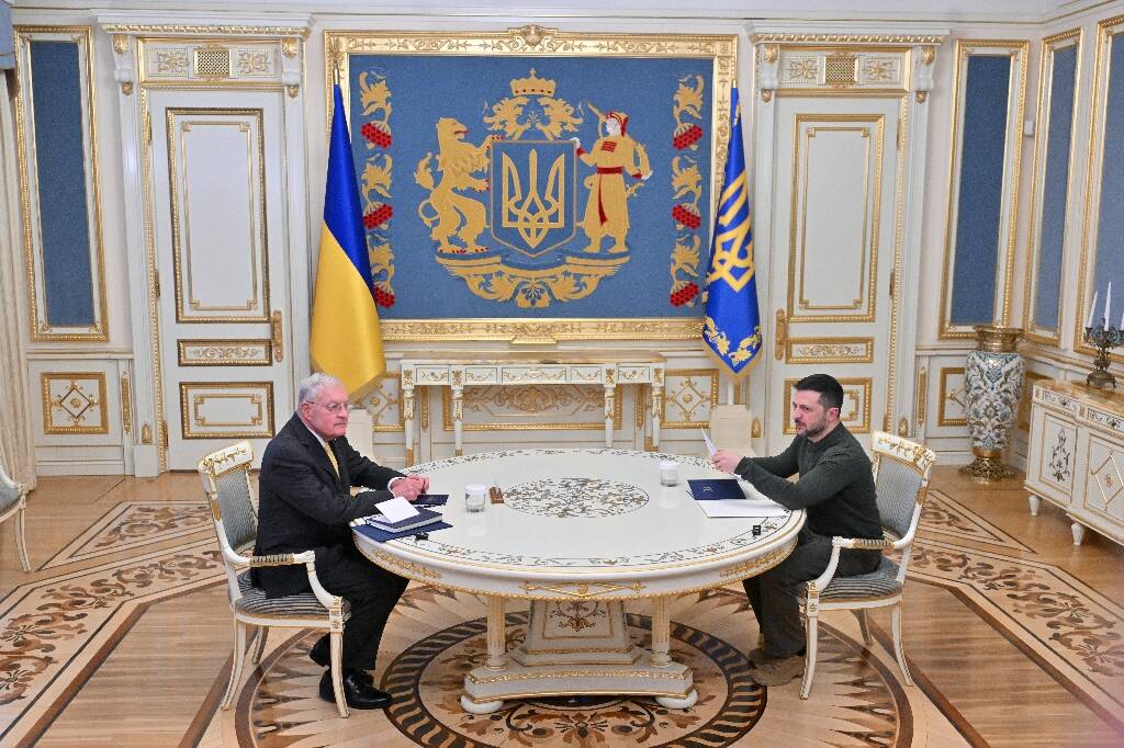 Volodymyr Zelensky sous pression pour accepter la fin de la guerre en Ukraine "à la façon Trump"