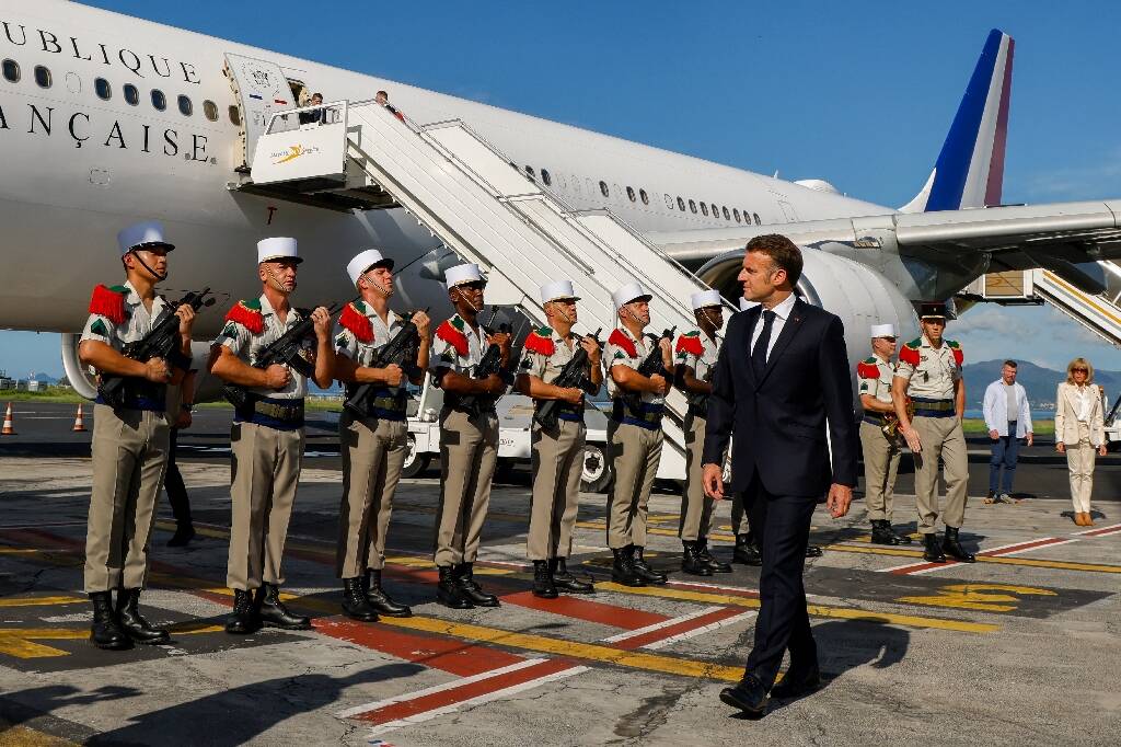 Emmanuel Macron attendu à La Réunion sur le chikungunya et les dégâts du cyclone Garance