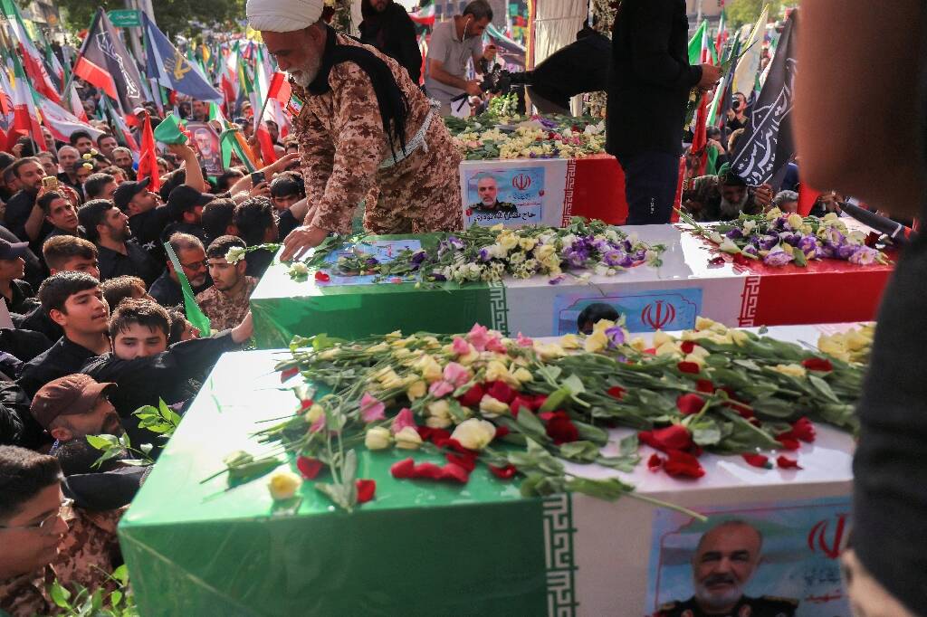 Funérailles nationales en Iran pour les hauts gradés tués par Israël