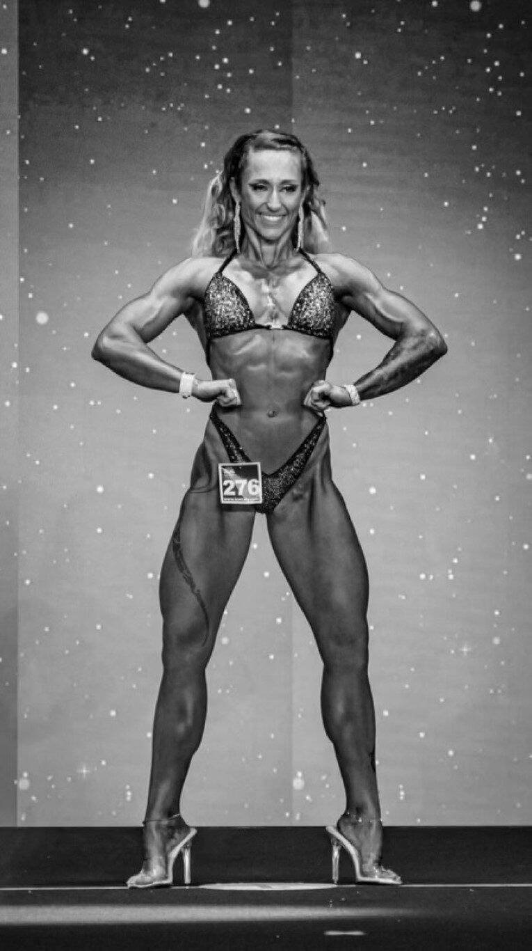 Cette Azuréenne devient championne du monde de culturisme chez les novices et vise un titre chez les professionnels