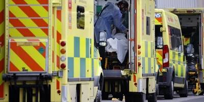 Hôpitaux surchargés, afflux massifs de morts... Submergé par la Covid-19, des morgues provisoires installées au Royaume-Uni
