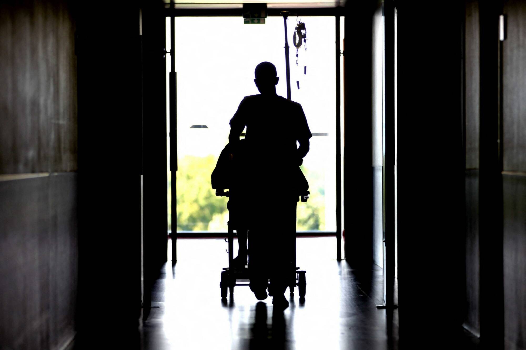 Fin de vie: la porte-parole du gouvernement laisse entendre son opposition à "l'aide à mourir"