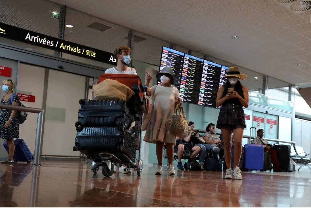 Ai-je besoin d'un pass sanitaire pour aller chercher un proche à l'aéroport ou dans une gare?