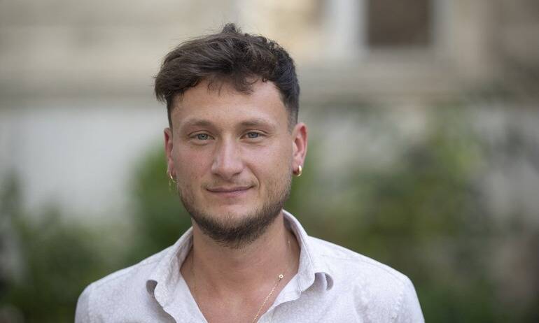 "L'antifa" Raphaël Arnault, "candidat fiché S", l'emporte face au RN à Avignon