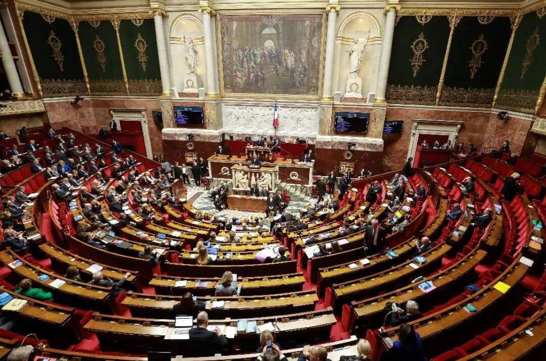 Ce "texte répond aux attentes très concrètes de 700.000 femmes": l'Assemblée nationale entérine une loi pour améliorer la prise en charge des soins liés au cancer du sein