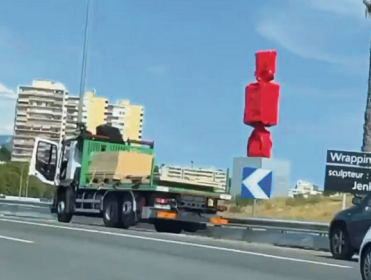 "Il n'était pas dans un état normal": des témoins racontent la scène hallucinante du camion fou sur l'autoroute A8